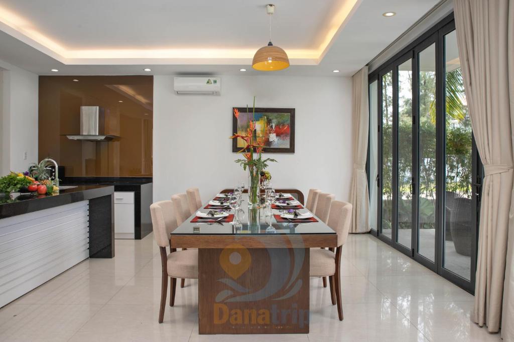 Biệt thự Deluxe 4 Phòng ngủ có Hồ bơi Riêng