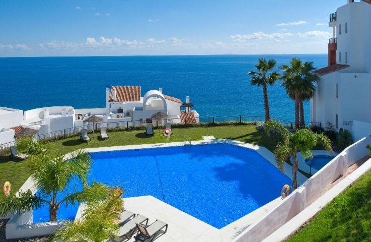 Výhled na bazén z ubytování Apartamento Vistamar Calaceite con vistas al Mar nebo okolí