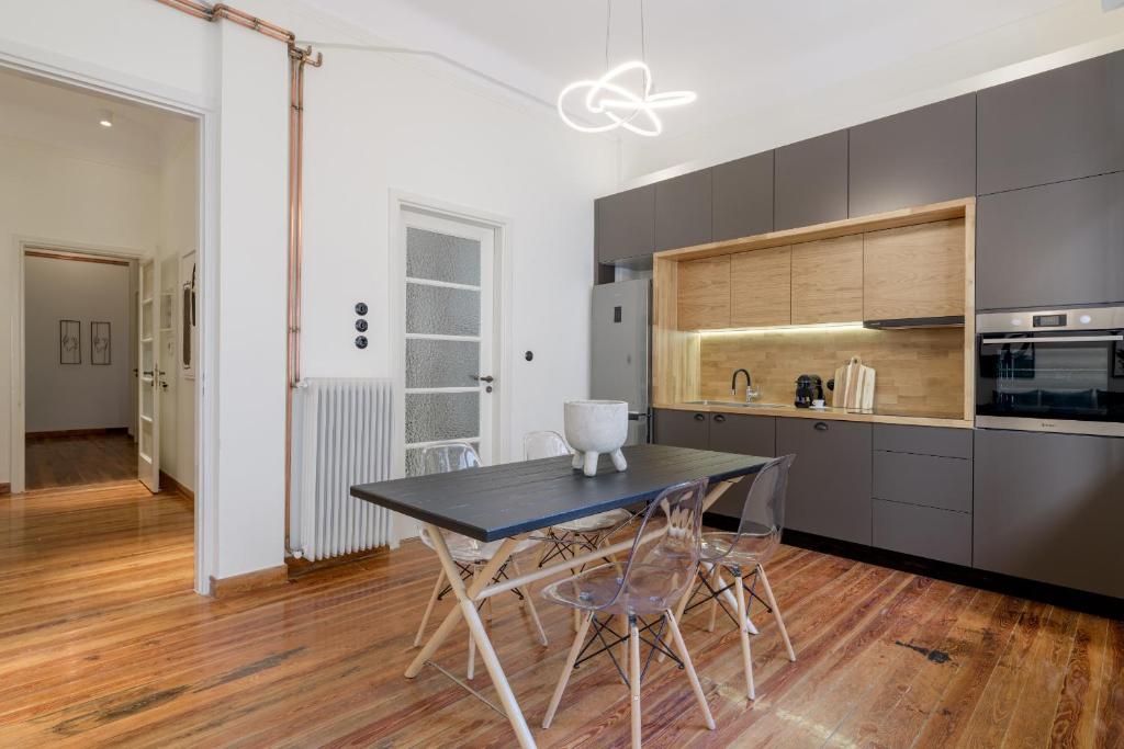 Kjøkken eller kjøkkenkrok på 3bdr Modern Design & Bright Interiors in Plaka