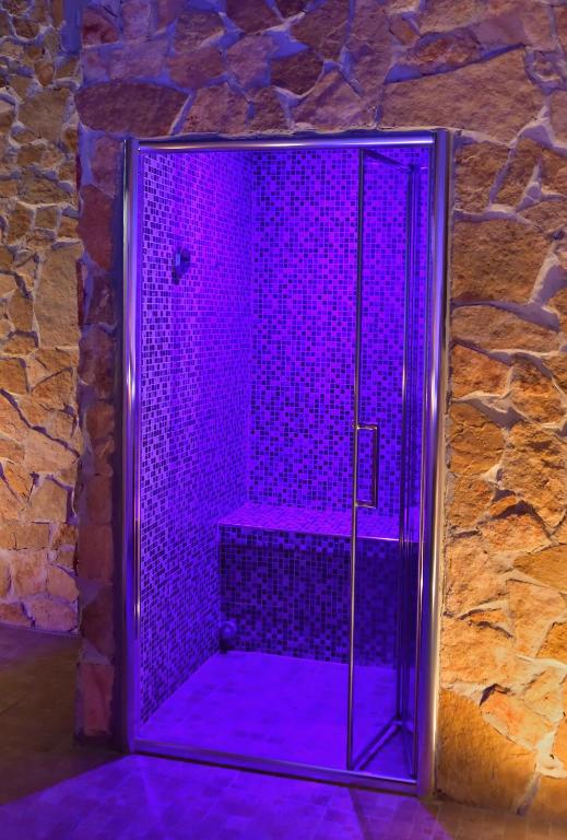 Fotografie z fotogalerie ubytování SPA SUITE SICILIA - Intera casa con spa privata Jacuzzi Sauna Bagno di Vapore ad uso illimitato v destinaci Rosolini