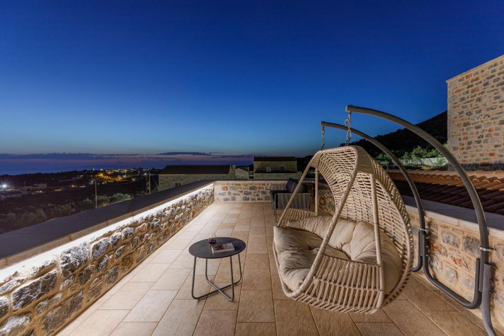 Balkón nebo terasa v ubytování Salvia Areopolis All Suite Hotel