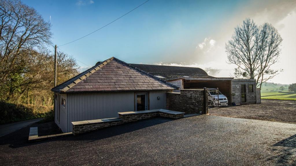Gallery image of 17th Century Cartshed Nestled In Welsh Countryside in Pandy