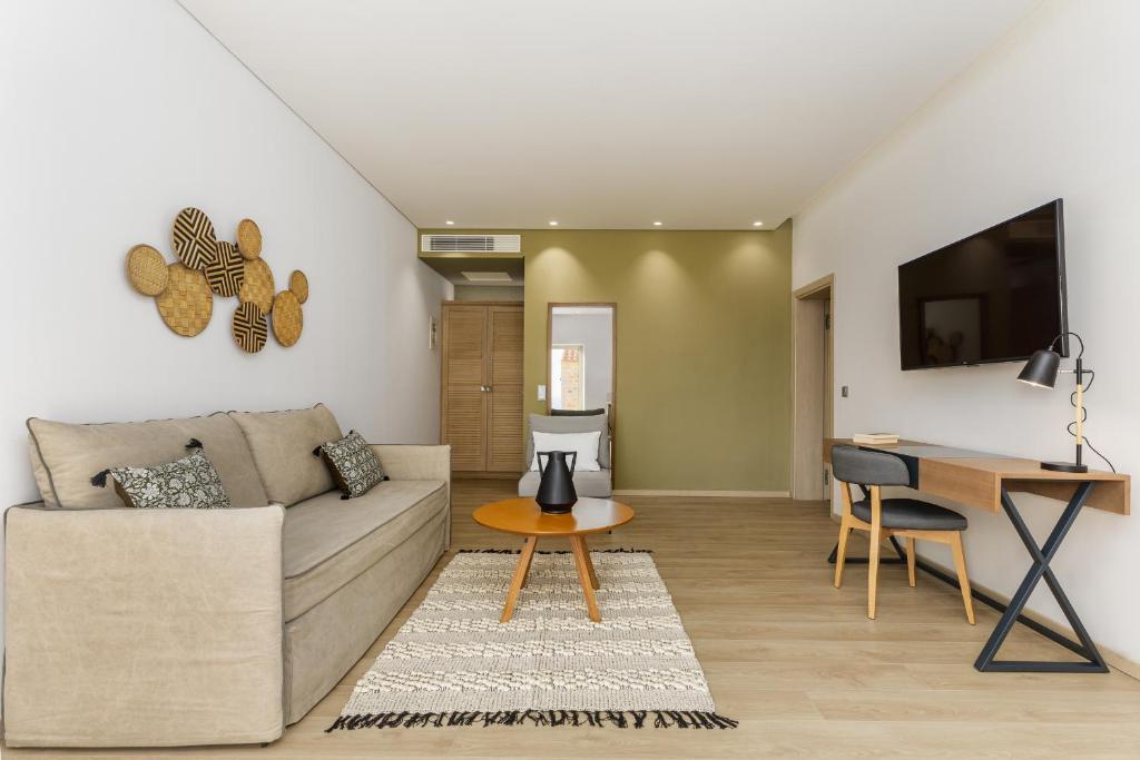 Salvia Areopolis All Suite Hotel - 4