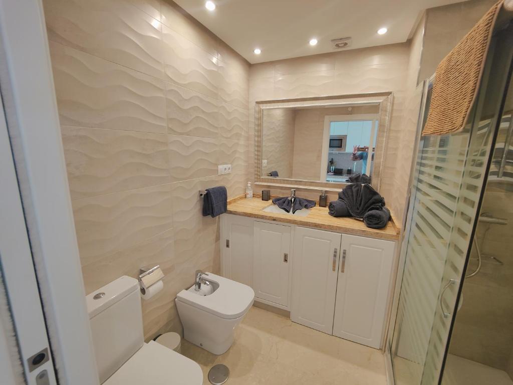 Koupelna v ubytování Santa-Clara-Blue Horizon Front Line Apartment BY NAMASTE ELITE