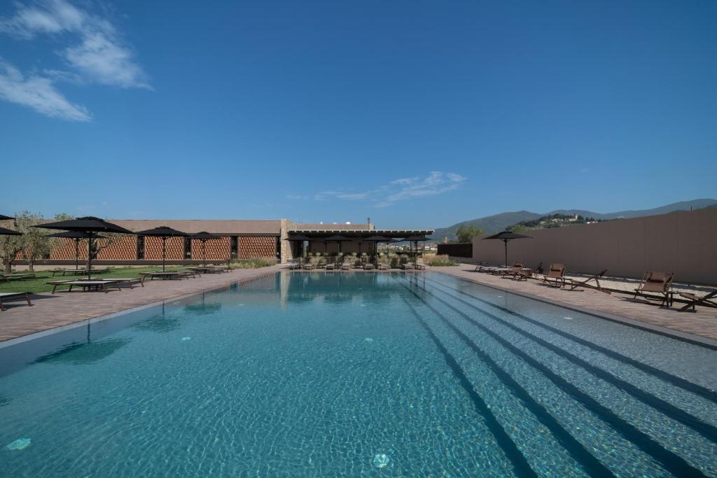 The swimming pool at or close to I Vivai
