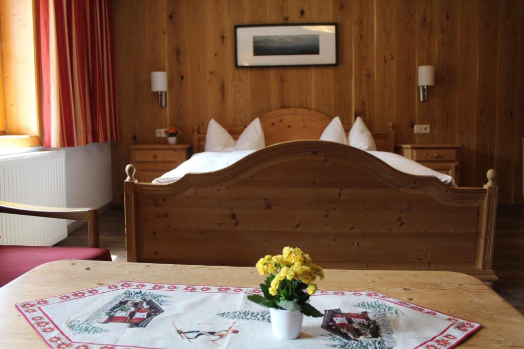 Postel nebo postele na pokoji v ubytování Berghof