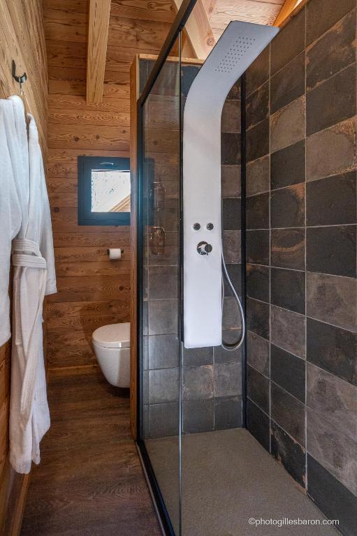 Koupelna v ubytování Les chalets d'Éléna