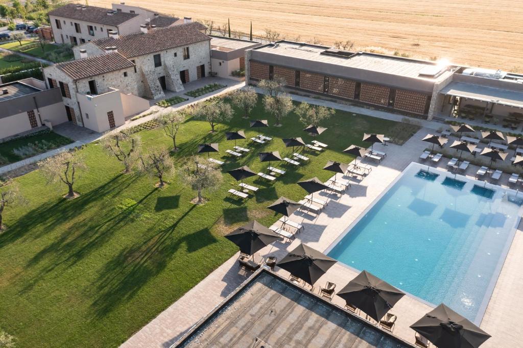 The swimming pool at or close to I Vivai