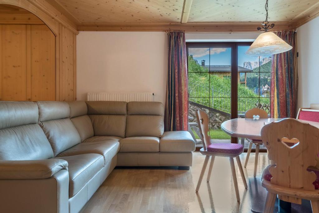 Χώρος καθιστικού στο Hotel Residence Gardena Dolomites 2