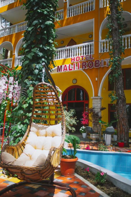 Bazén v ubytování Hotel Mali i Robit nebo v jeho okolí