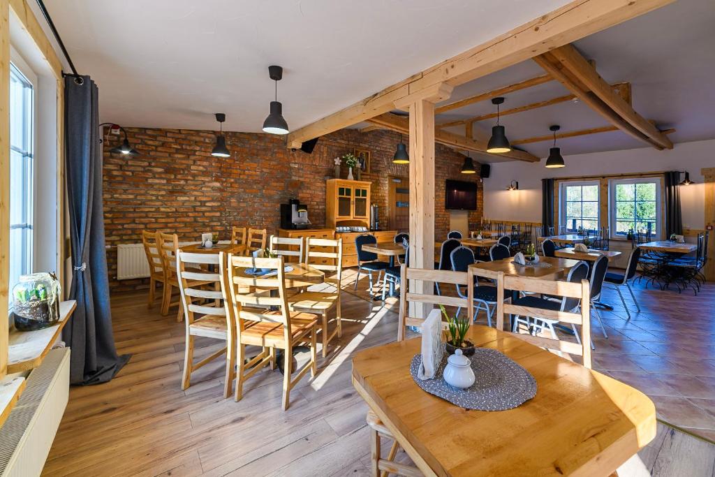 Reštaurácia alebo iné gastronomické zariadenie v ubytovaní Villa Fortuna