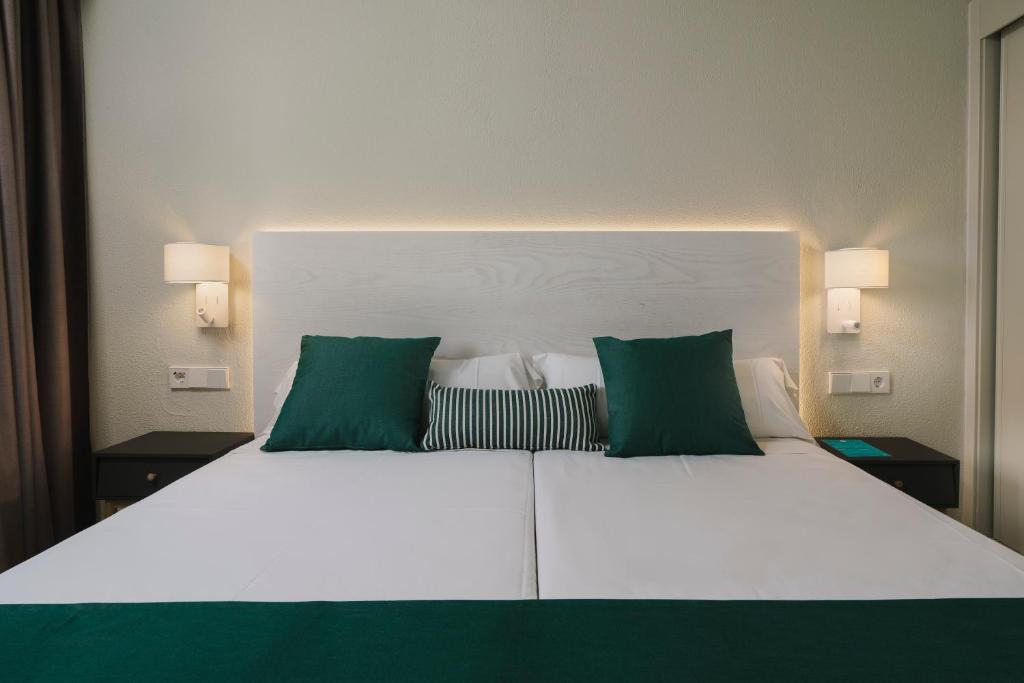 AluaSun Far Menorca, SAlgar – Updated 2023 Prices