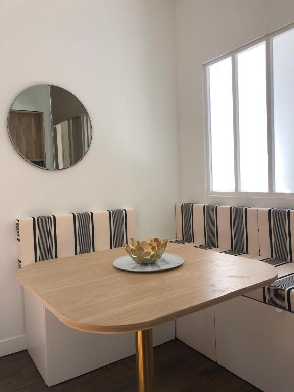 Fotografia z galérie ubytovania Bel appartement, offrant calme et luminosité, proche Côte des Basques v destinácii Biarritz