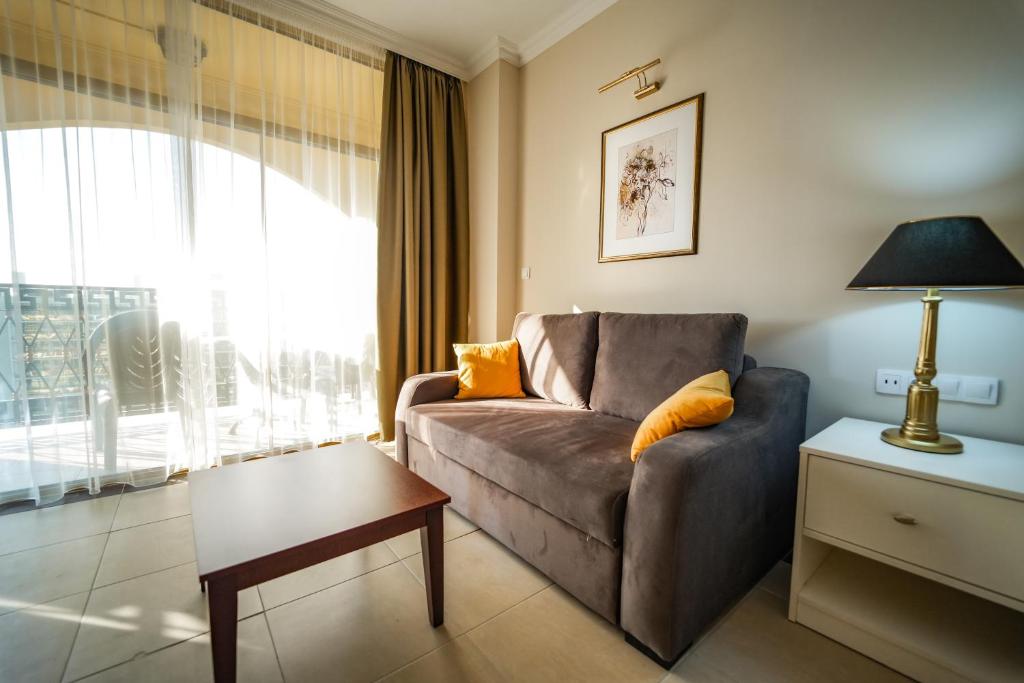 Imperial Palace Hotel - 