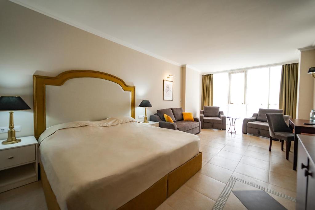 Imperial Palace Hotel - 