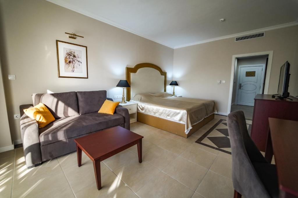 Imperial Palace Hotel - 
