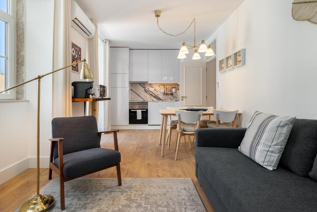 Modern Lisbon Apartments by Soulplaces