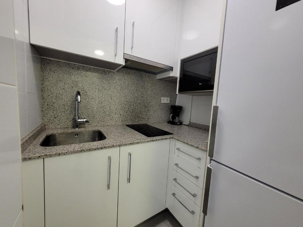 Kuchyň nebo kuchyňský kout v ubytování Las Damas estudio-Fincas Benidorm