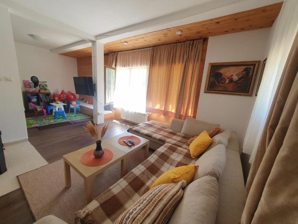 Prostor za sedenje u objektu Green Paradise Kolašin