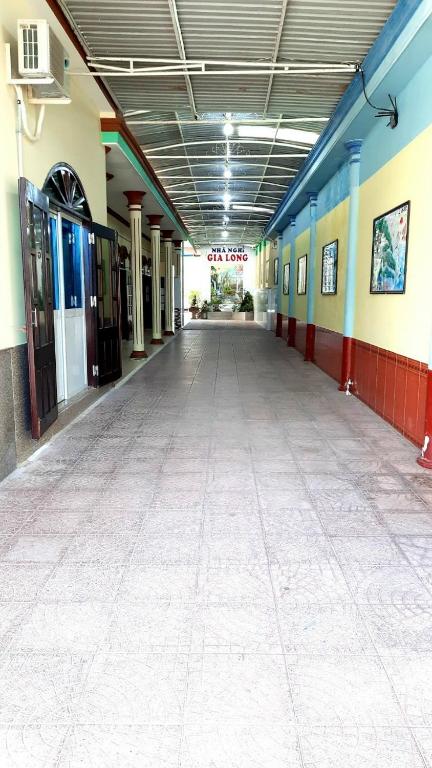 Gia Long Motel - 阳台的家庭房