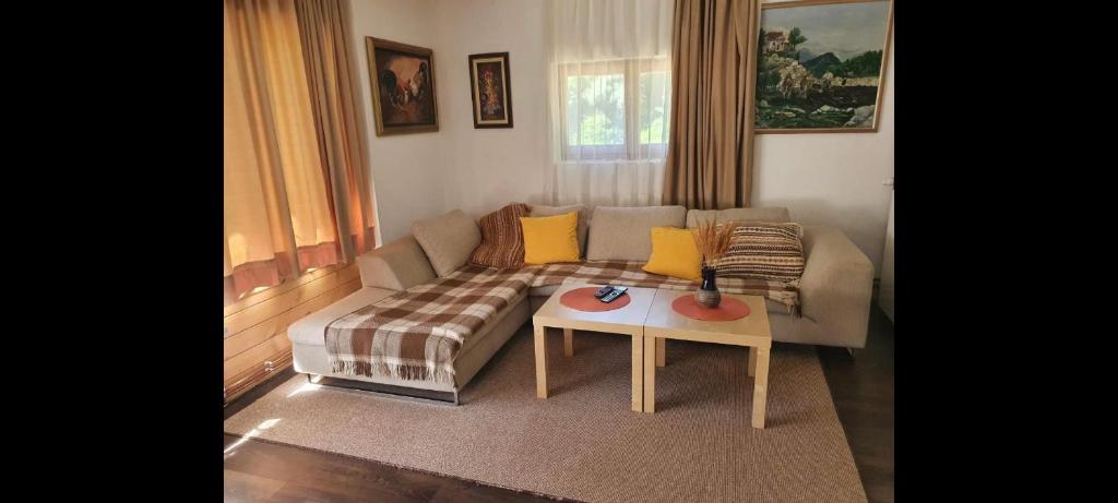 Prostor za sedenje u objektu Green Paradise Kolašin
