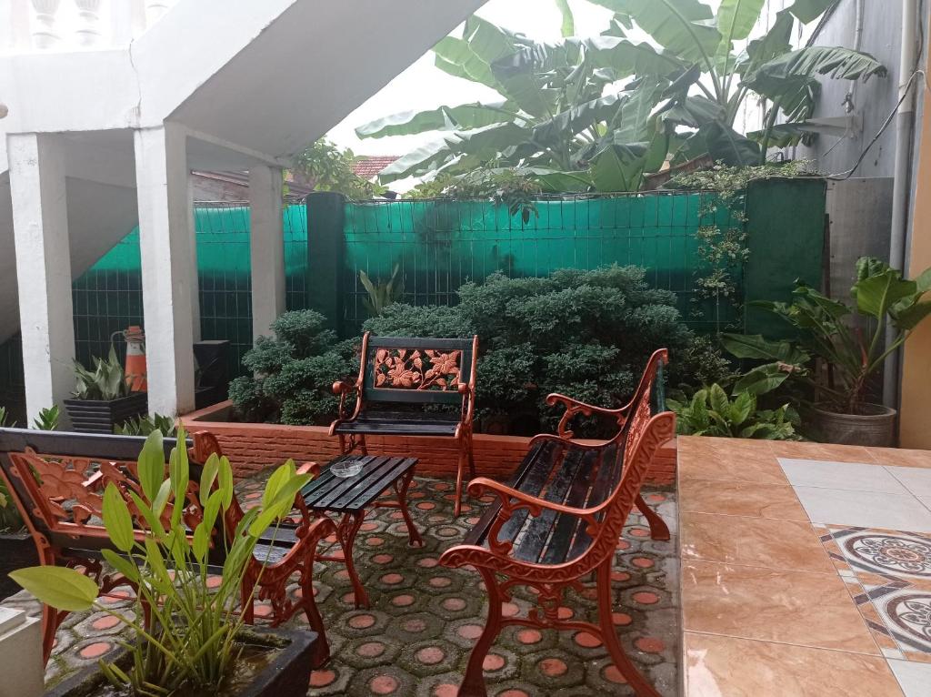 Zahrada ubytování HOTEL NAYORA PRABUMULIH