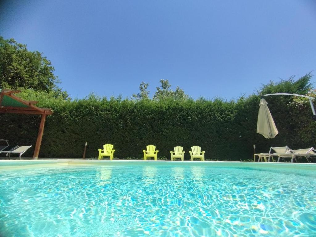 Bazén v ubytování Agriturismo La Turritella nebo v jeho okolí