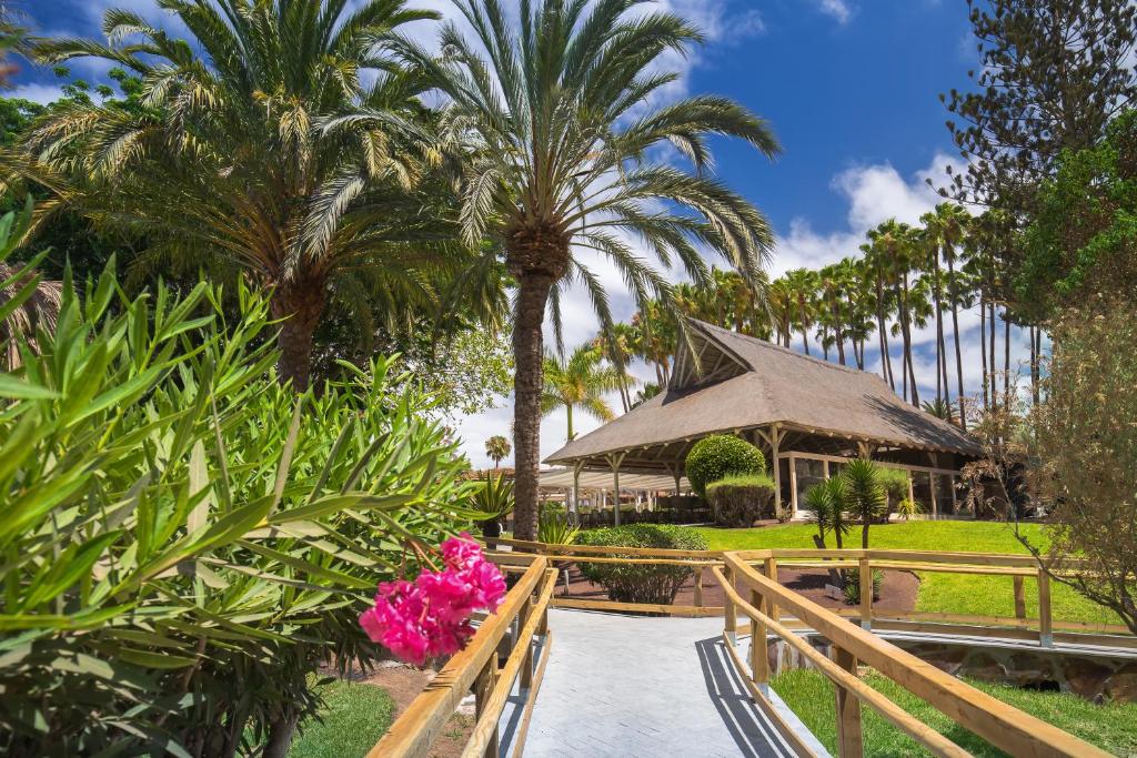 A garden outside Barceló Margaritas Royal Level Adults Only