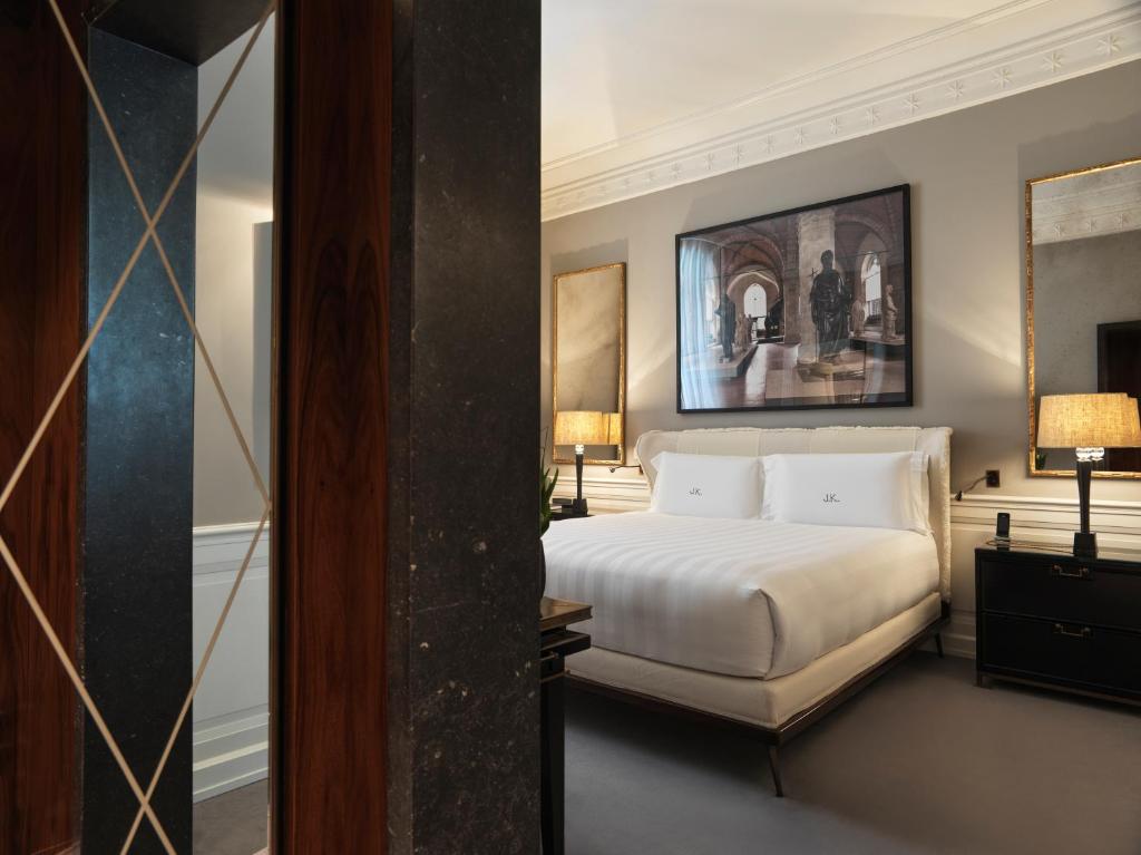 J.K. Place Roma - The Leading Hotels of the World - Resim 35