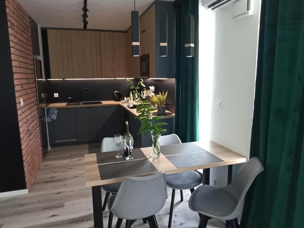 Apartament Bernata-Śródka tesisinde mutfak veya mini mutfak