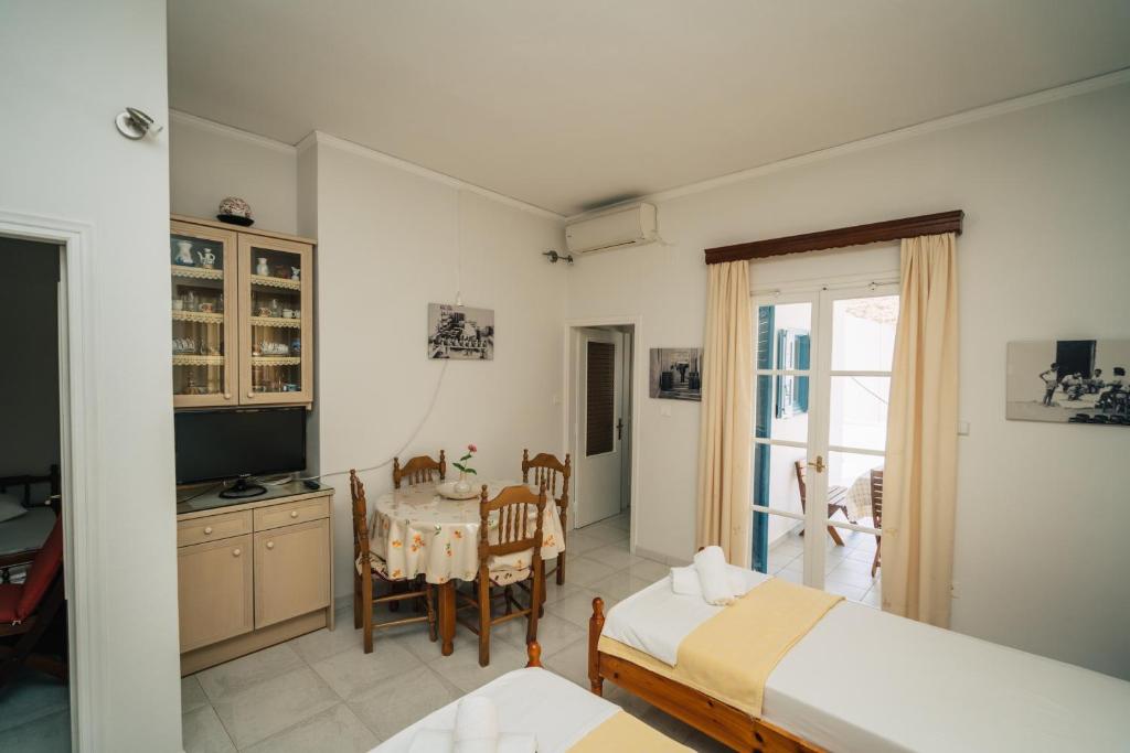 Posteľ alebo postele v izbe v ubytovaní Potter's Apartment/40 meters from the beach