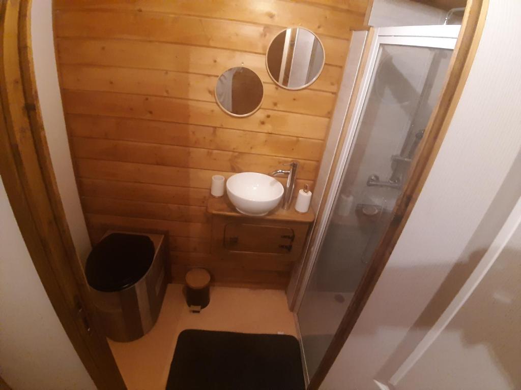 Vannituba majutusasutuses Chalet Ekowün