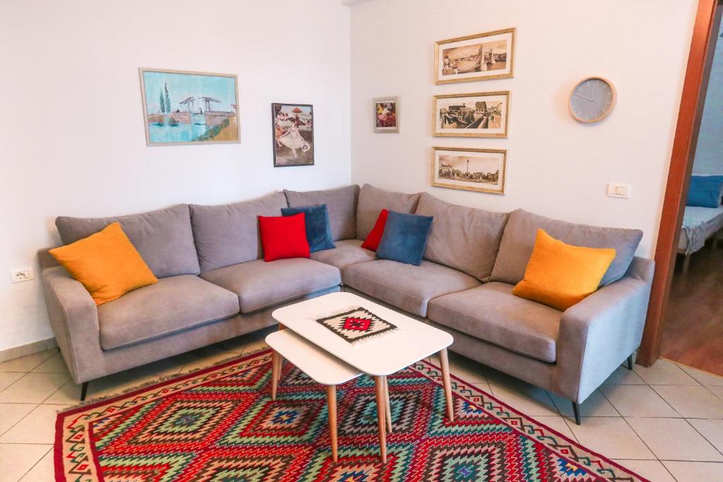 Tirana Views Apartment - Comfy & spacious - Imazhi 1