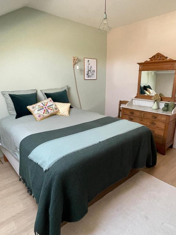La Poterie - Chambres d'hôtes / Bed & Breakfast - Double Room With Private External Bathroom
