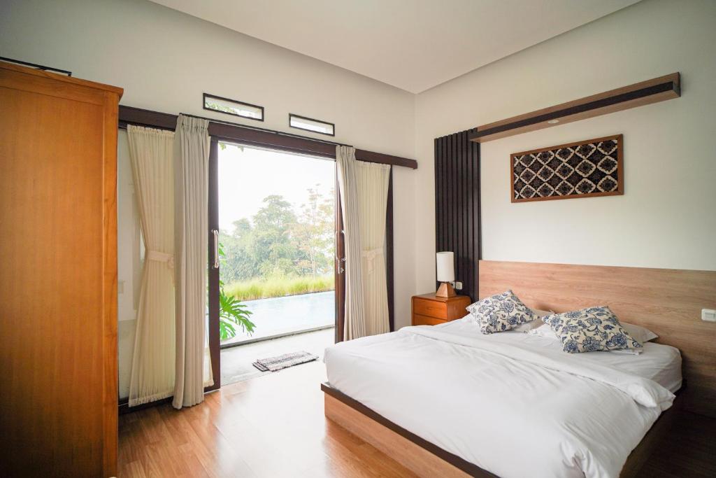 Omah Angkul Angkul Villa - Villa Con Piscina Privada