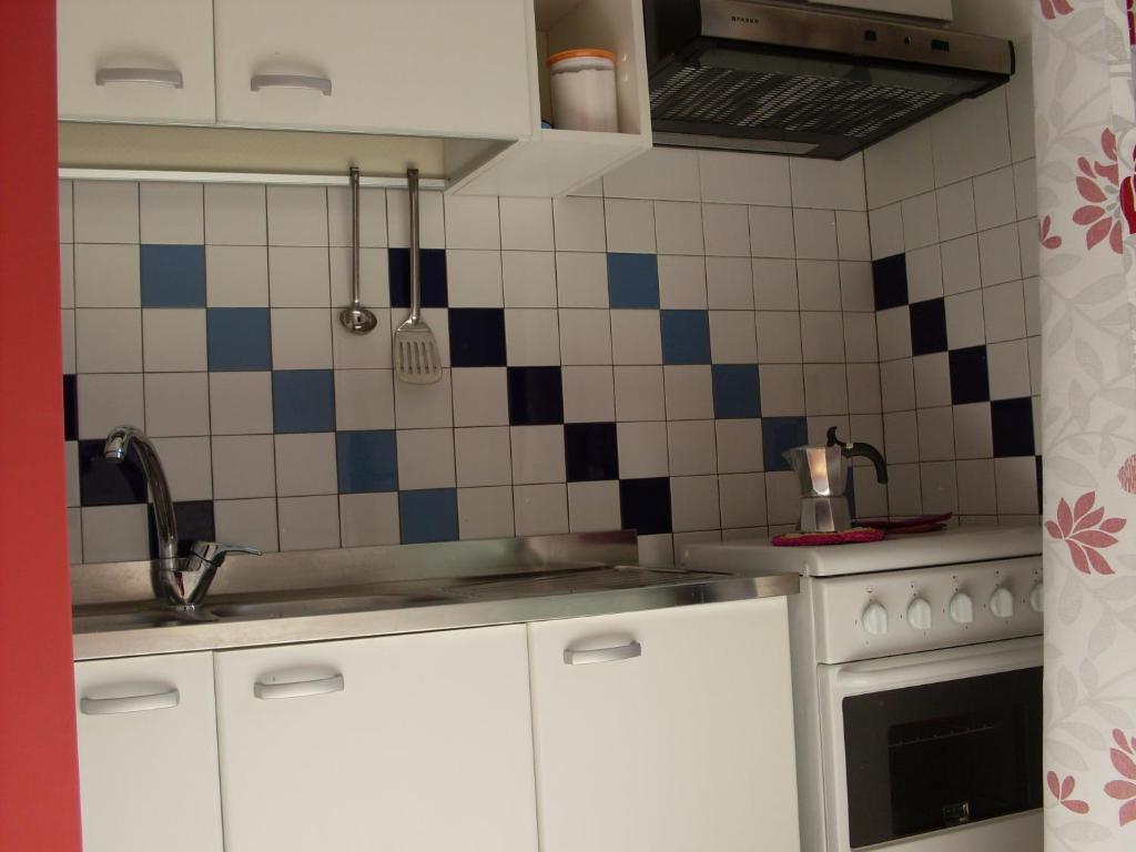 Kuchyň nebo kuchyňský kout v ubytování Vespri Siciliani