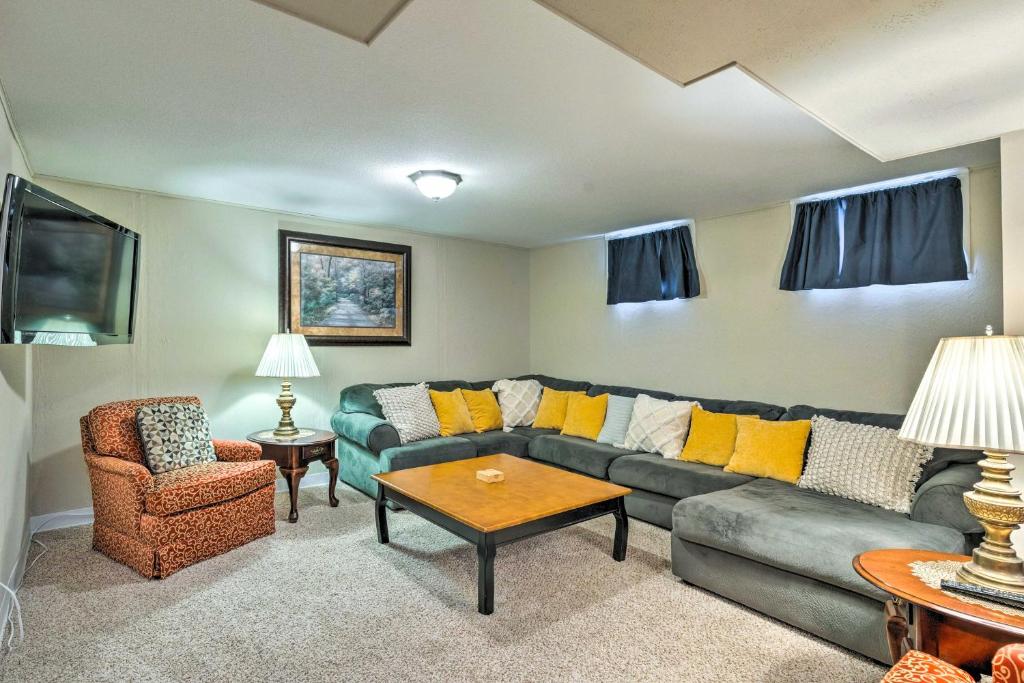 Hutchinson Apartment, Near Kansas Fairgrounds, USA