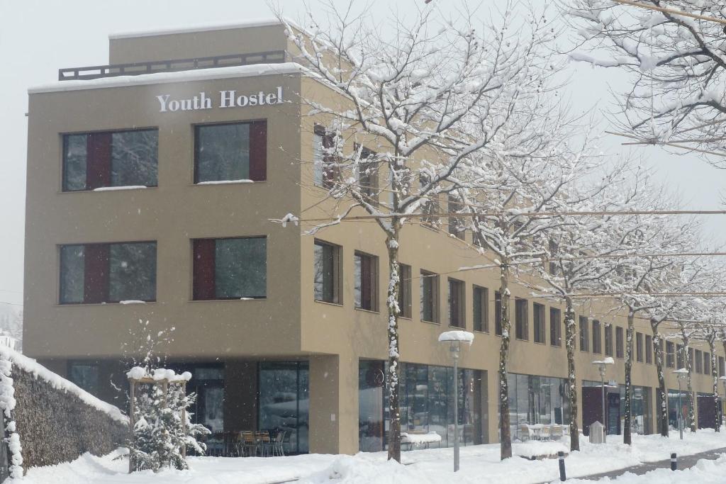 Interlaken Youth Hostel v zimě