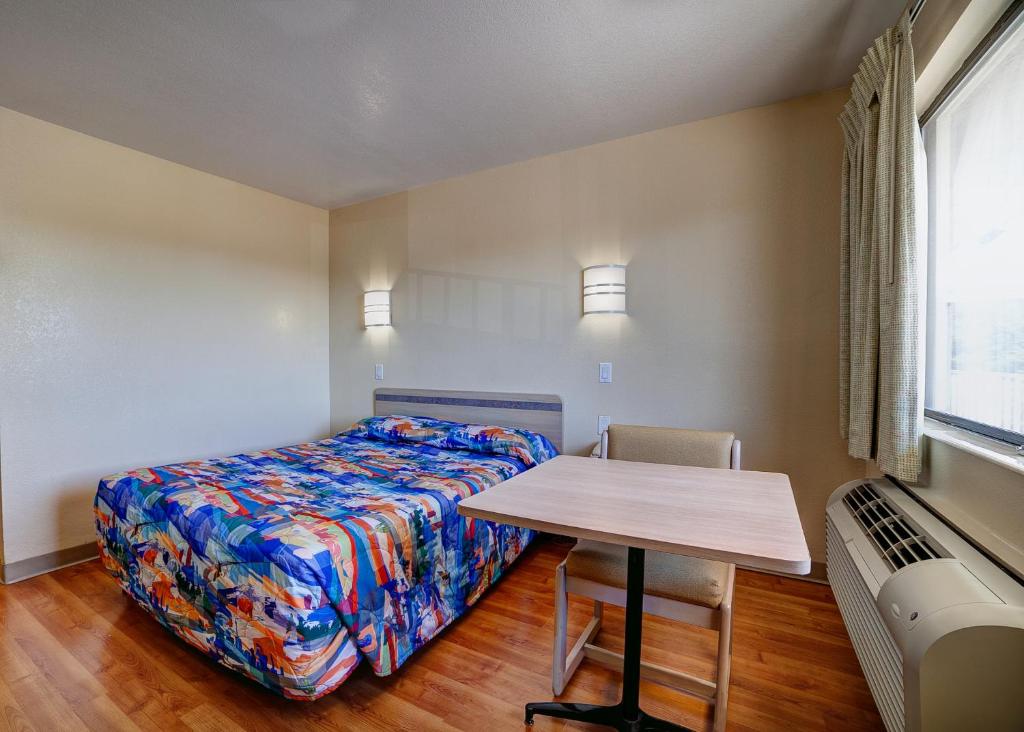 Super 7 Inn - Cuarto King