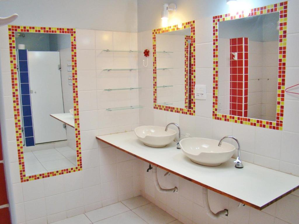  Praça da Árvore Hostel