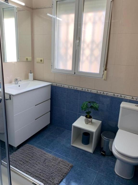 Espectacular apartamento a 100mt de la playa Las Arenas ...