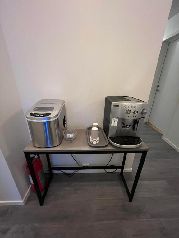 Příslušenství pro přípravu čaje a kávy v ubytování Senja Living