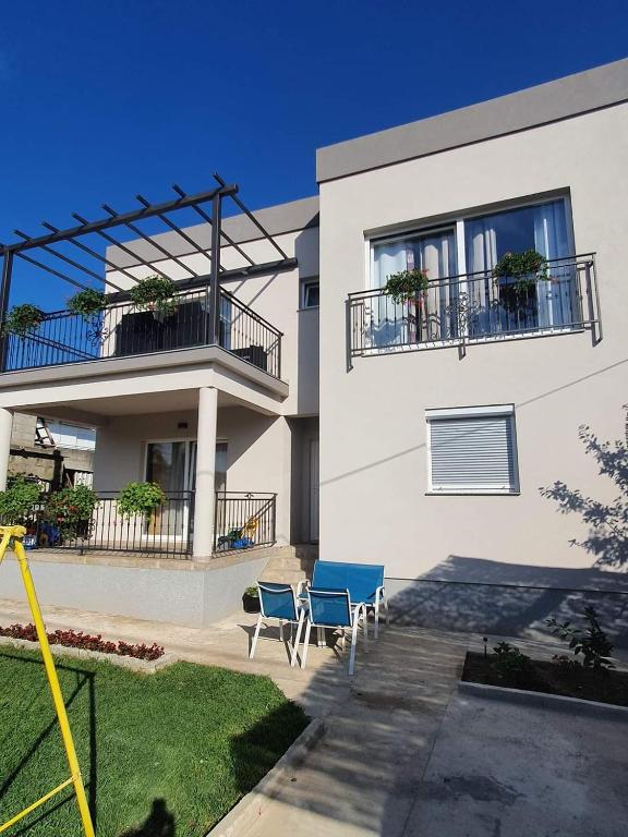 Budova, v ktorej sa apartmán nachádza