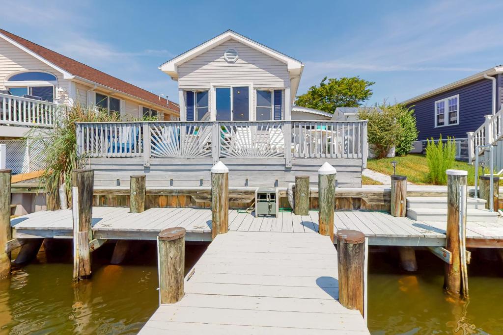 Montego Bay Lola B's Bayside Beach Bungalow, Ocean City, USA