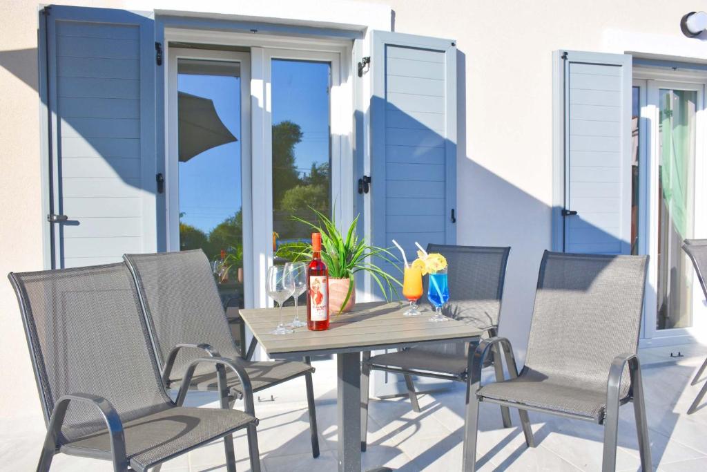 Balkón nebo terasa v ubytování Windrose Apartments - Shared Pool