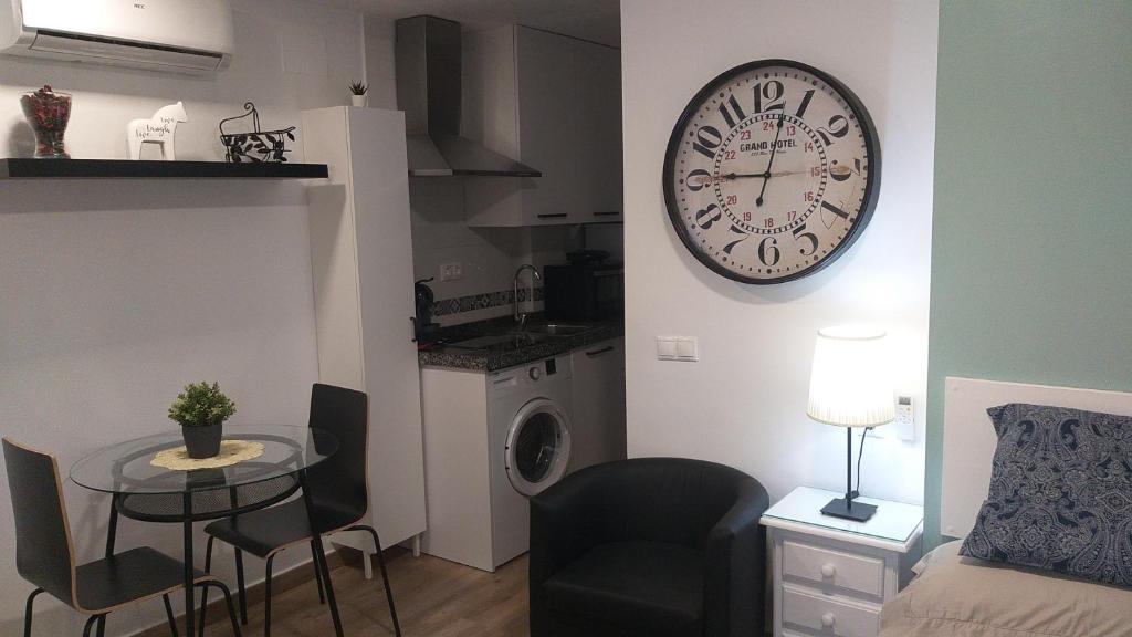 Kuchyňa alebo kuchynka v ubytovaní Victoria Boutique de Torremolinos
