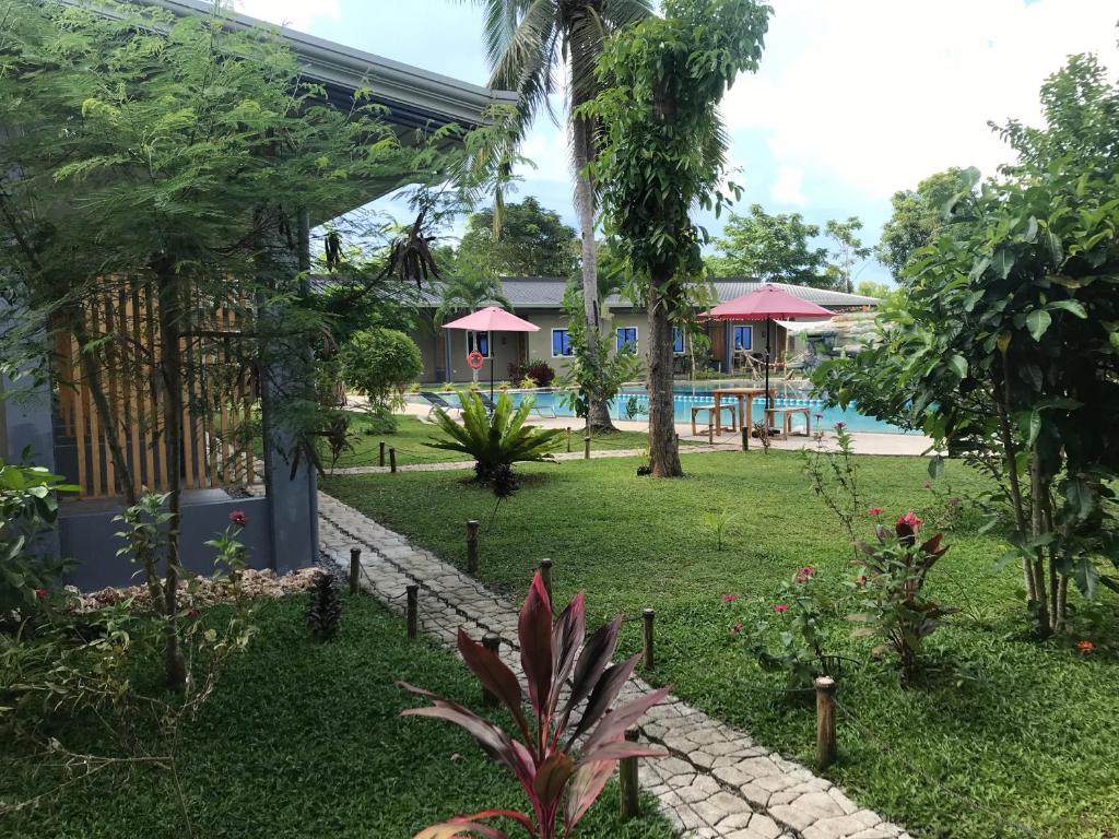 Piscina a Hidden Lagoon Resort o a prop