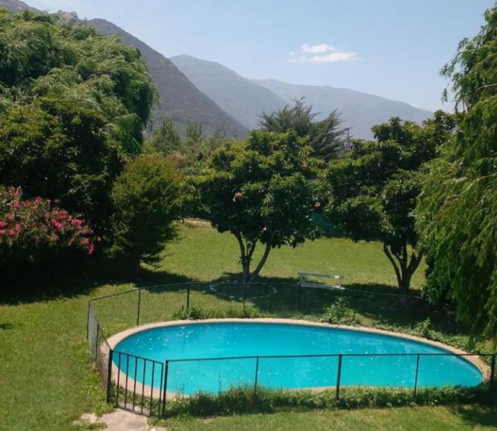 Bazén v ubytování Hostal Casa Galerna de La Montaña nebo v jeho okolí