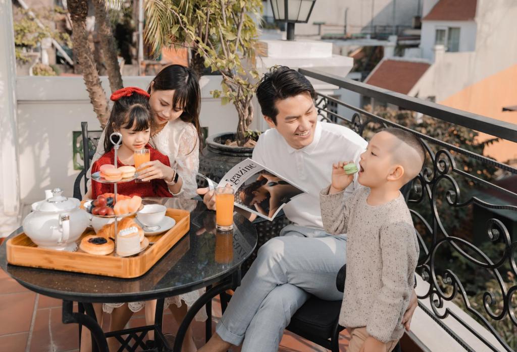 La Siesta Classic Ma May - 4