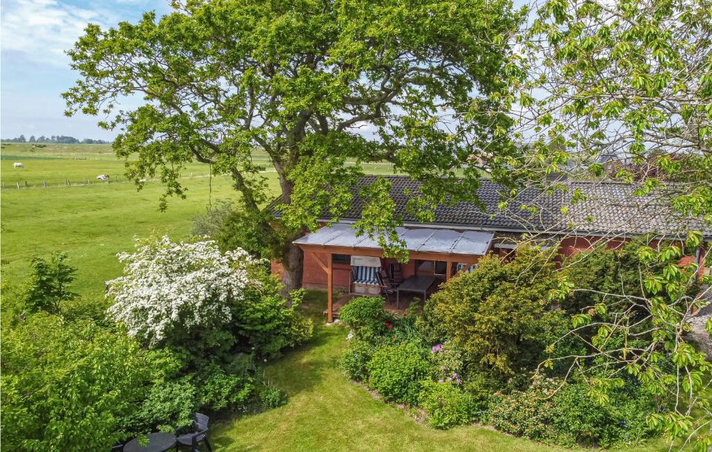 an overhead view of a house in a field at 2 Bedroom Stunning Home In Lehe in Lehe